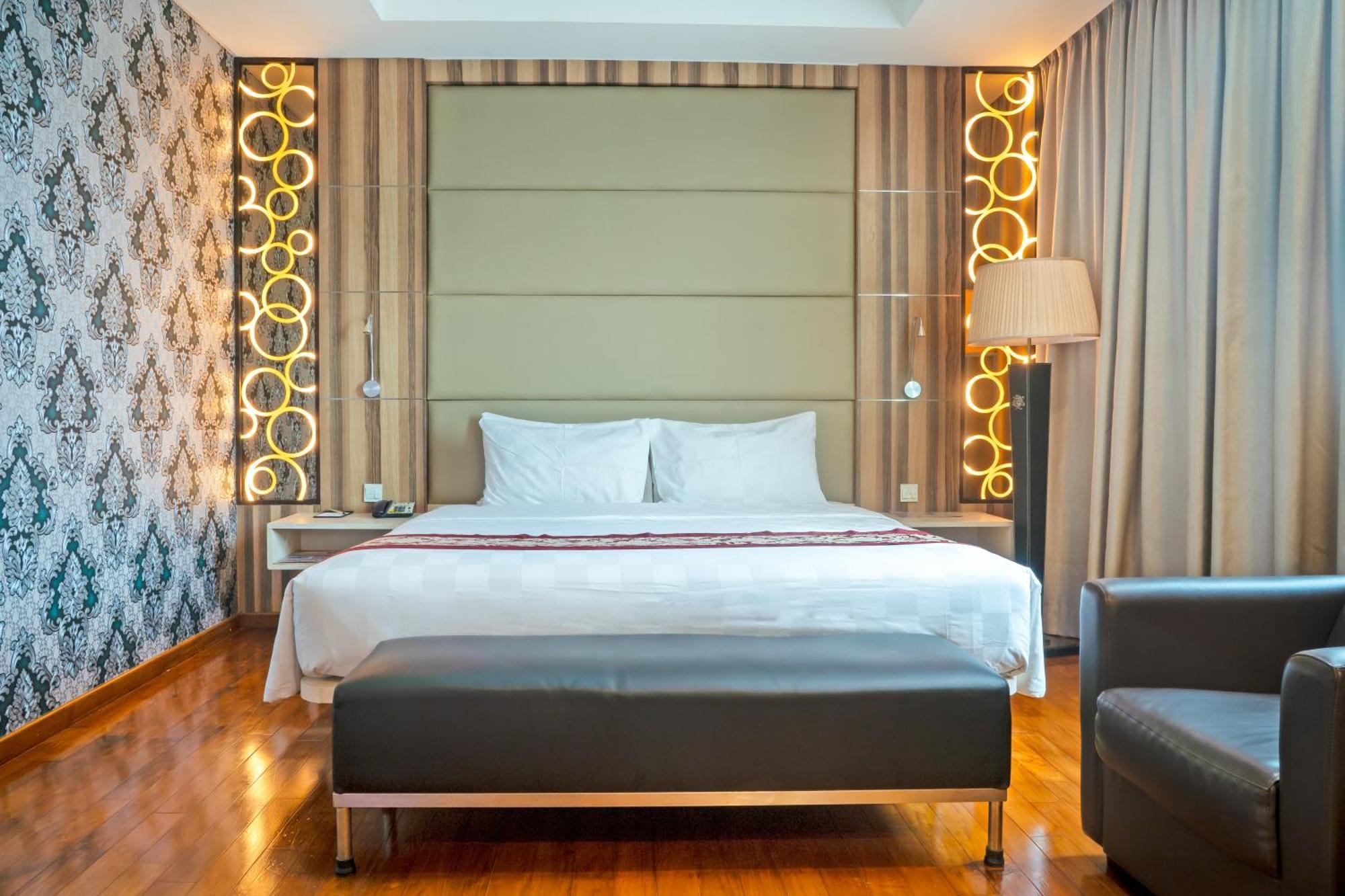 Nagoya Hill Hotel Batam Kültér fotó
