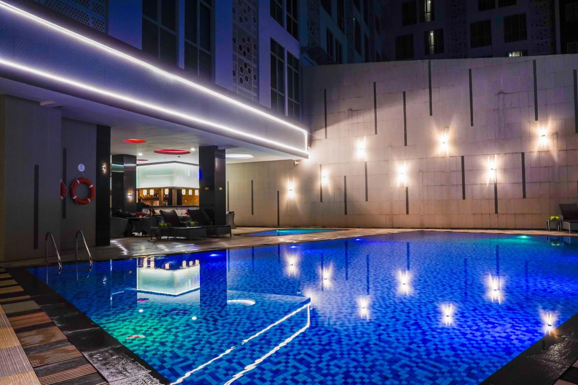 Nagoya Hill Hotel Batam Kültér fotó