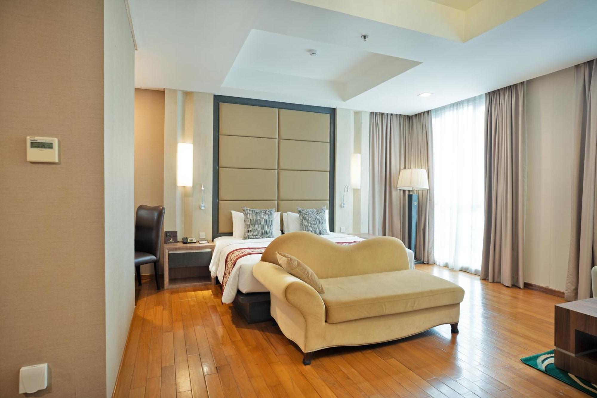 Nagoya Hill Hotel Batam Kültér fotó