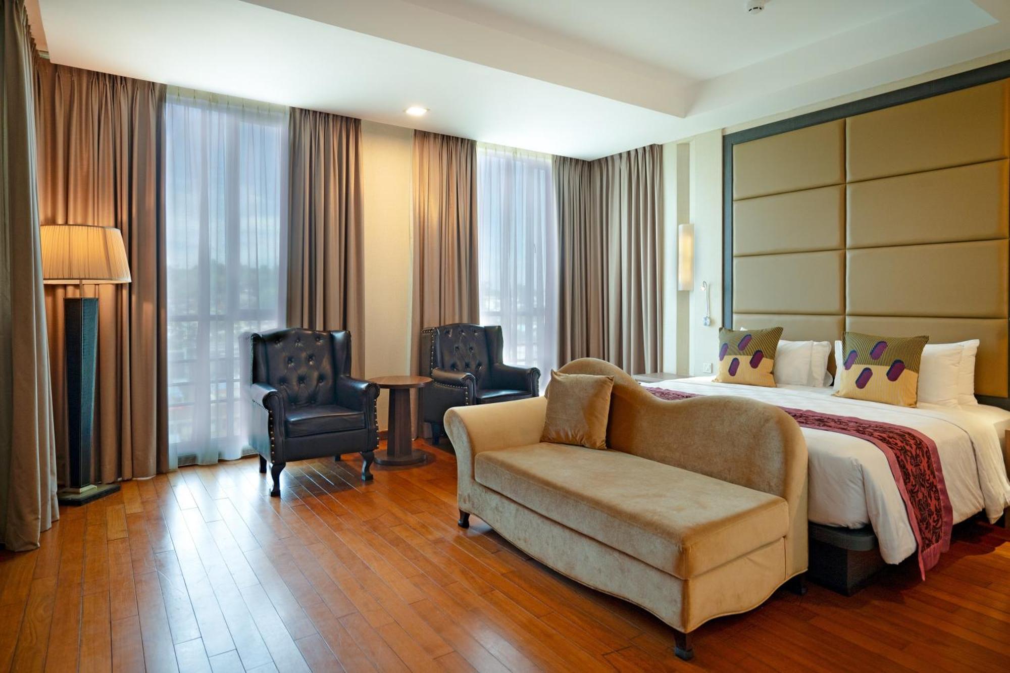 Nagoya Hill Hotel Batam Kültér fotó