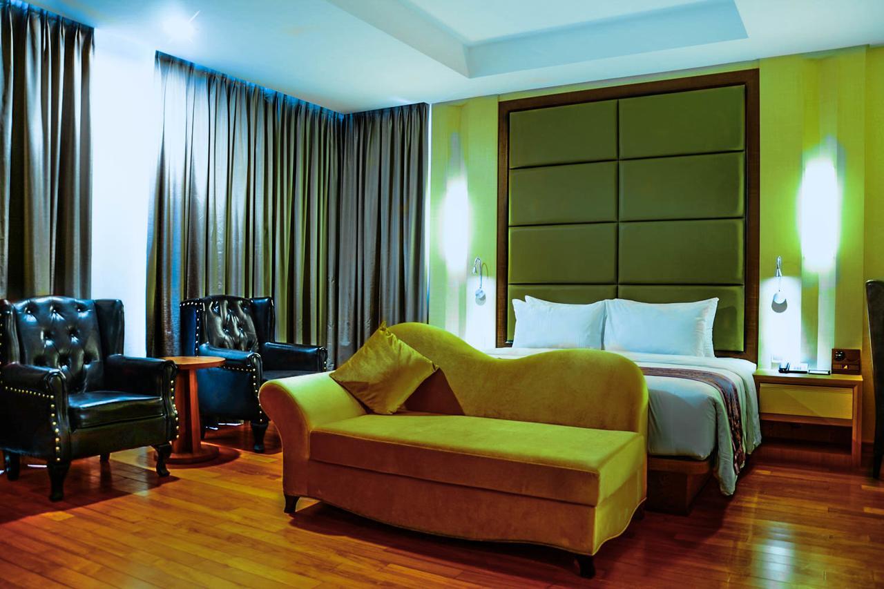 Nagoya Hill Hotel Batam Kültér fotó