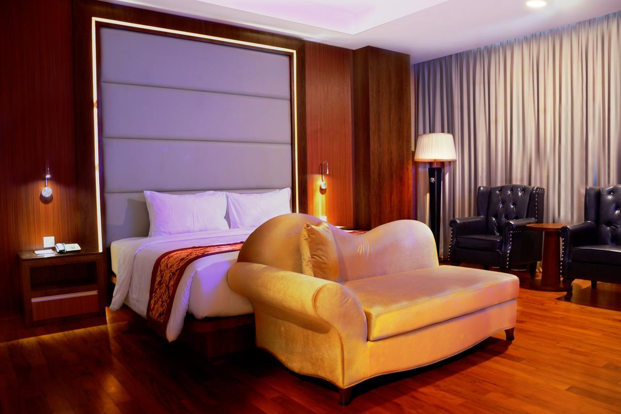 Nagoya Hill Hotel Batam Kültér fotó